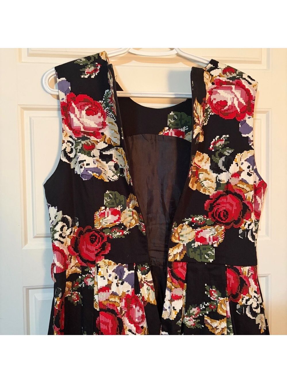 Suzy Shier Floral Pleated Dress – Size L – Sleeveless A Line - Picture 7 of 13